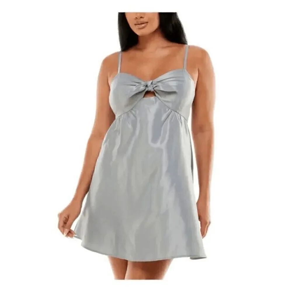 SPEECHLESS Silver Spaghetti Strap Sweetheart Neckline Short Party Fit + Flare Dr